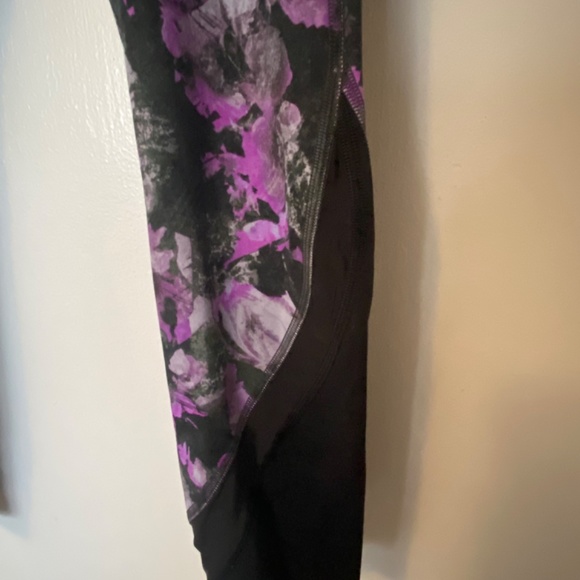 Lululemon capri - Picture 4 of 6